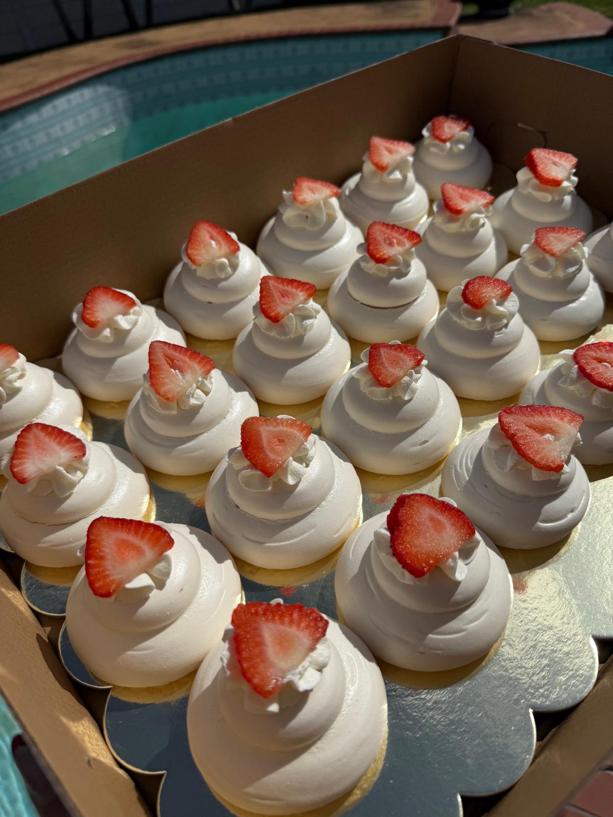 Mini Pavlovas
